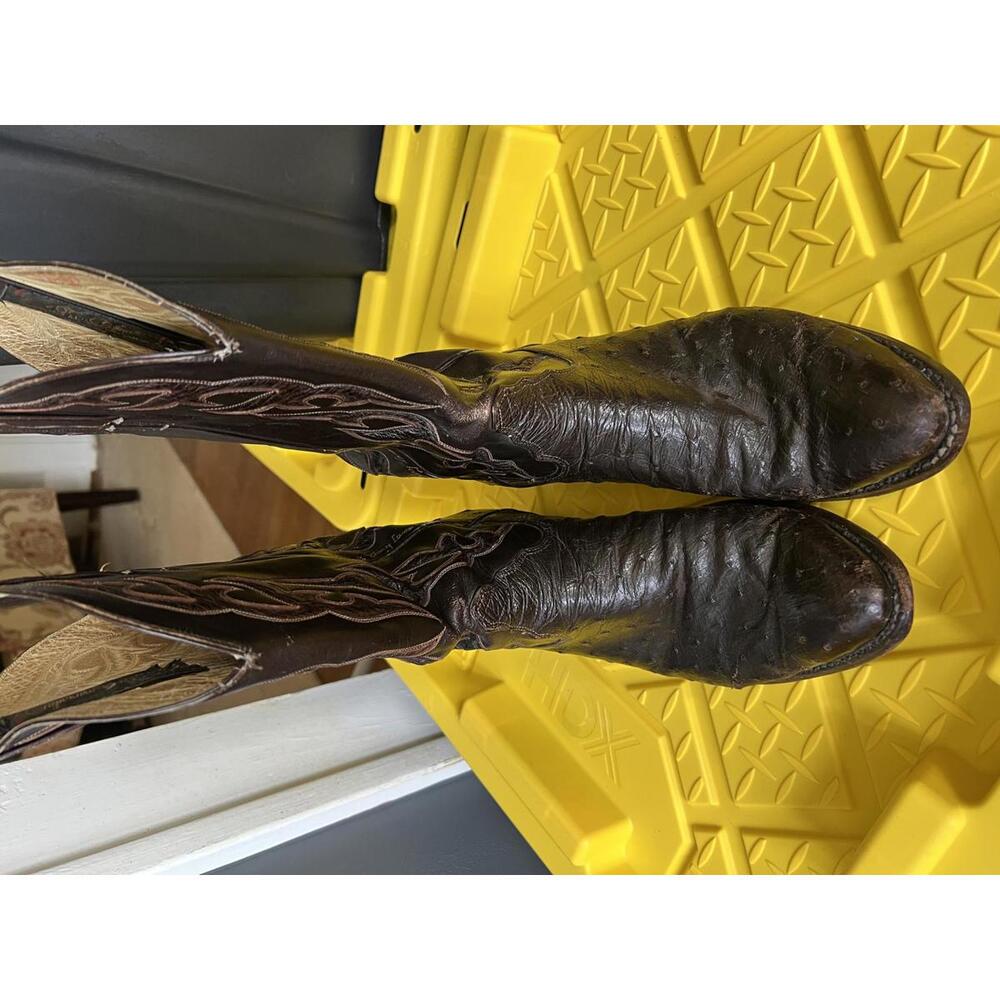 Tony Llama 10.5 Brown Leather Western Boots with Embroidered Design
